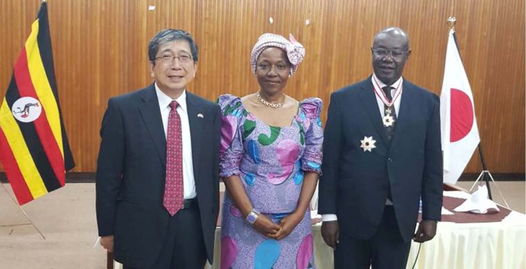 Kenjin-Tatsujin James Boliba Baba is awarded the “Order of the Rising Sun, Gold and Silver Star”