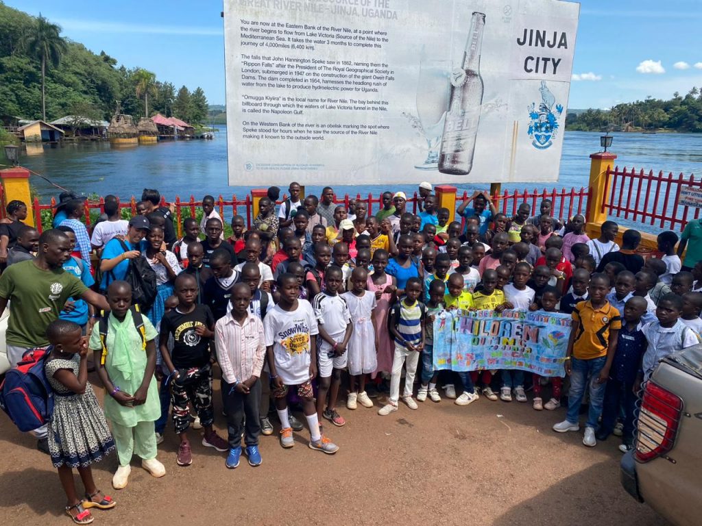 Ashinaga Uganda Care Program Takes Students to Jinja City