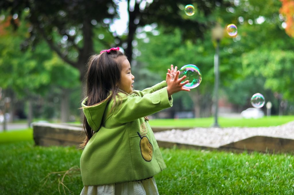 災害などの危機発生時に子どもたちの心をケアするために必要な心得とは？