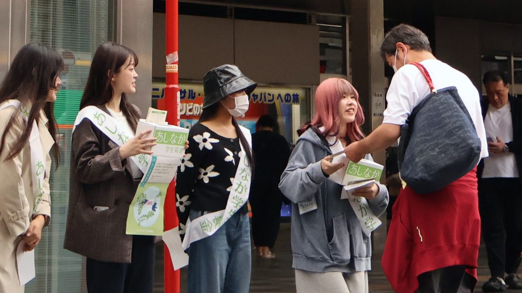 募金してくださった方には一人ひとりお礼を伝える