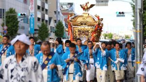 だんじり・神輿で心塾生が地域交流 神戸の春の風物詩