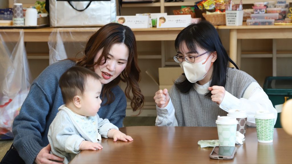 我が子を紹介する震災遺児